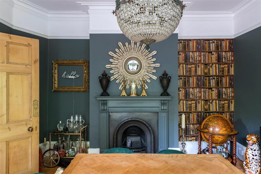 103 Linkfield Street internals-8.jpg