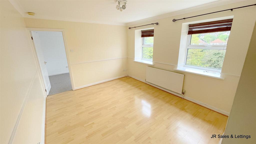 Lambs Close, Cuffley 1 bed flat £209,995