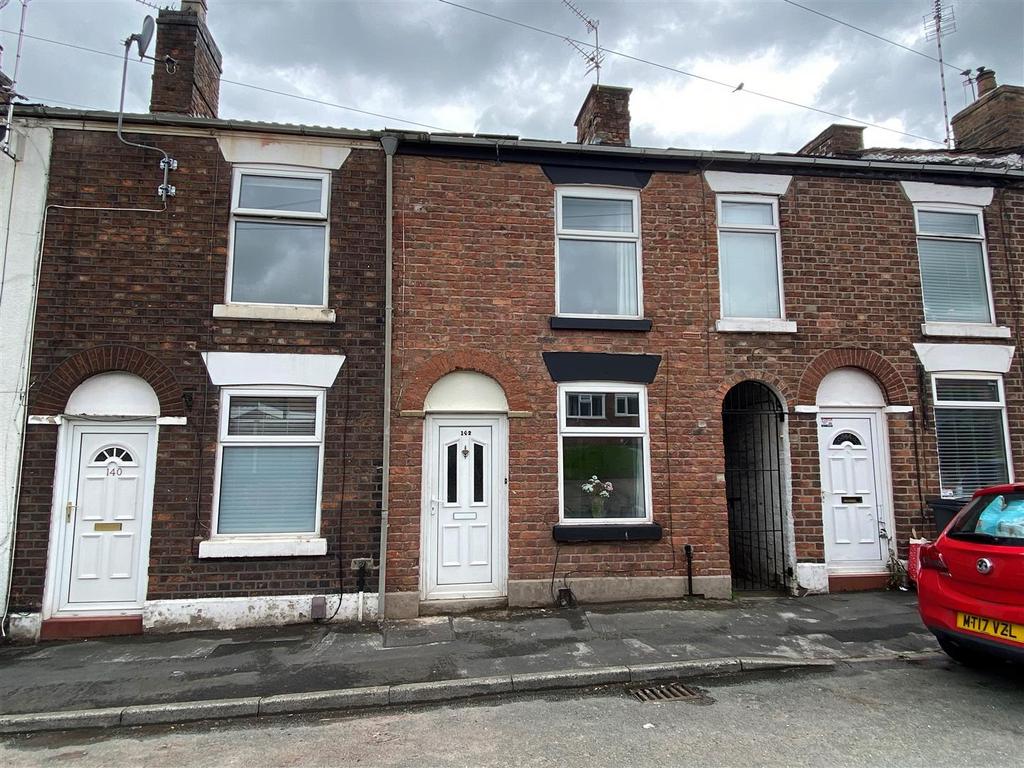 High Street, Macclesfield 2 bed terraced house £750 pcm (£173 pw)