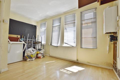 31a Chadwin Road, London, E13 8ND