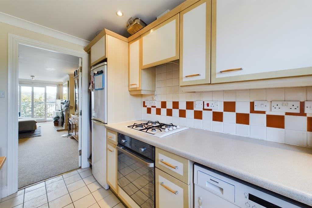 Kitchen 1.jpg