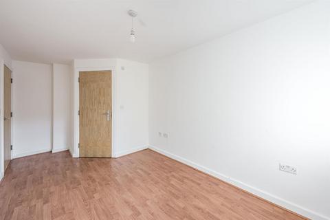 46 Crownoakes Drive, Wordsley, Stourbridge, DY8 5SQ