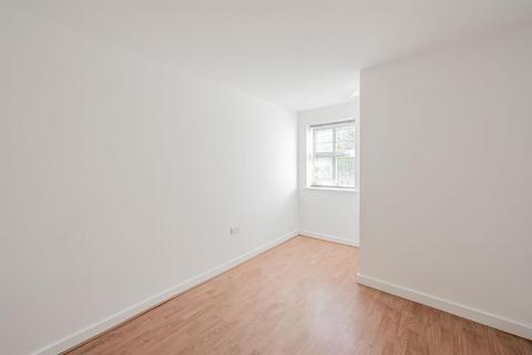 46 Crownoakes Drive, Wordsley, Stourbridge, DY8 5SQ
