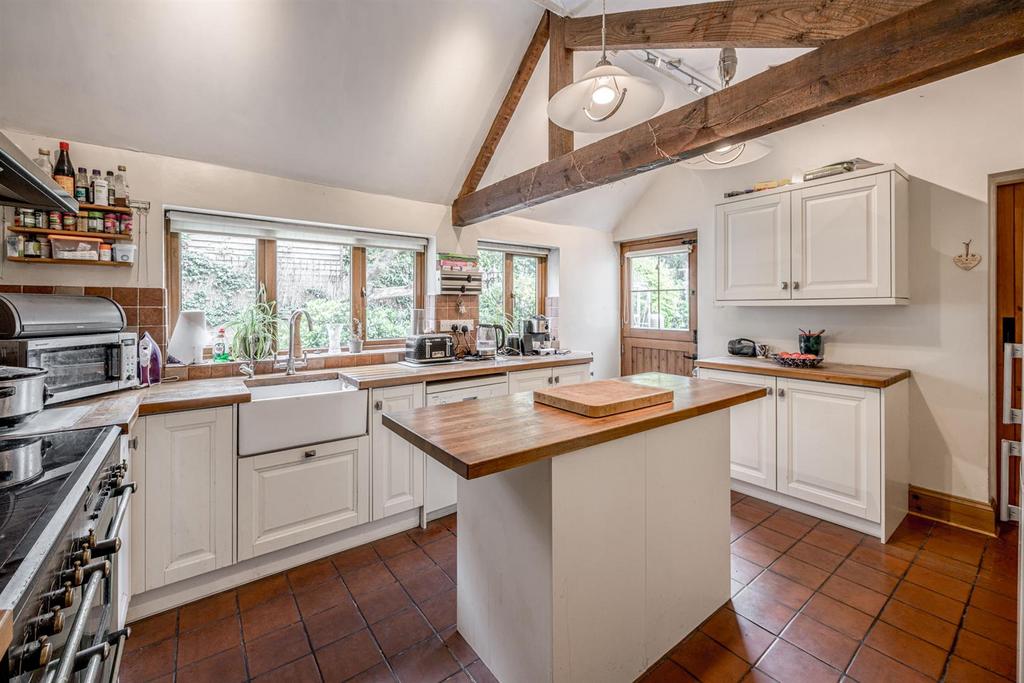 Parkfield Road, Stourbridge, DY8 1HD 6 bed semidetached house for sale £550,000