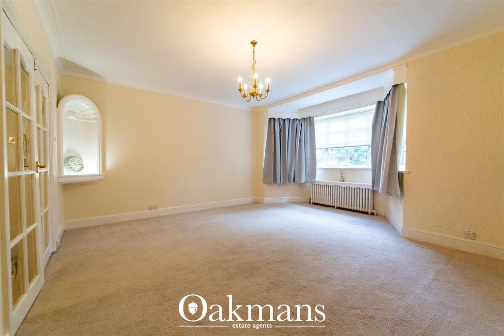 Viceroy Close, Birmingham, B5 3 bed apartment to rent £1,350 pcm (£