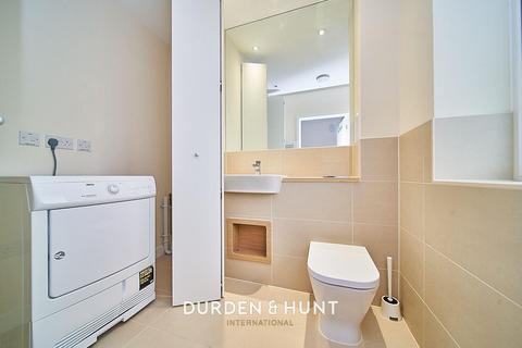 9 Elderberry Close, Romford, RM3 0JY