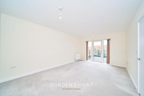 9 Elderberry Close, Romford, RM3 0JY
