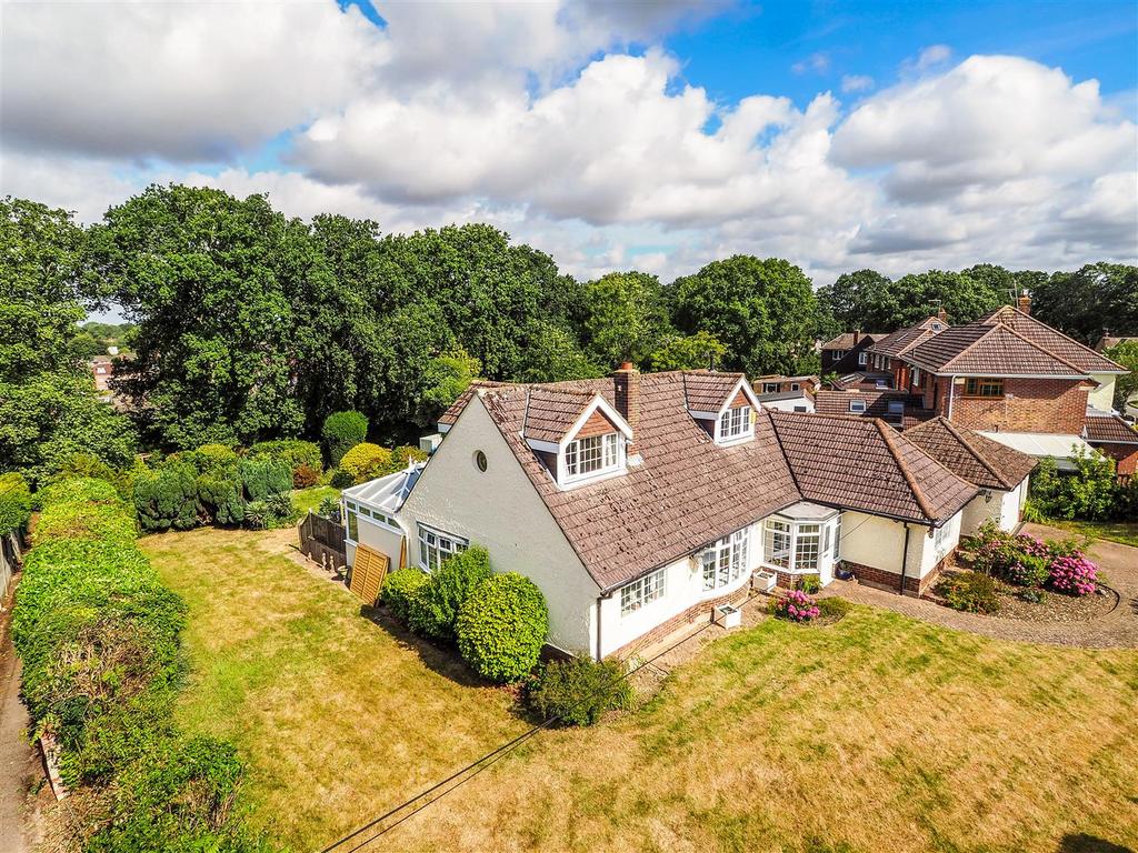 Horndean, Hampshire 4 bed detached house for sale £600,000