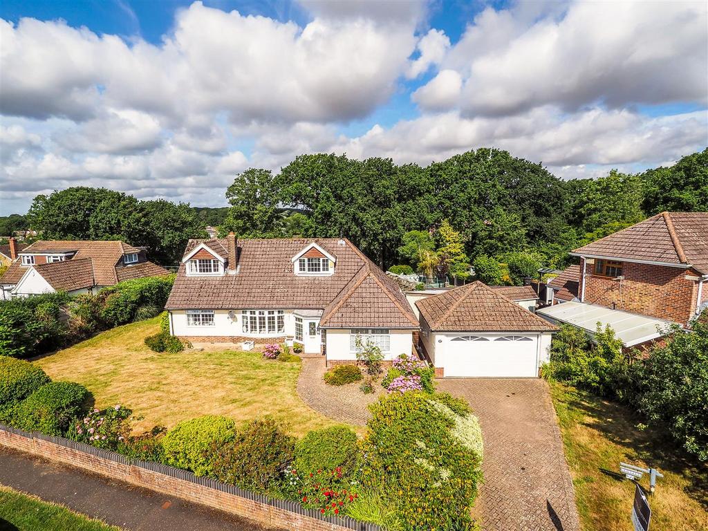 Horndean, Hampshire 4 bed detached house for sale £600,000