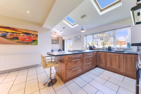 51 Grafton Road, Worcester Park, KT4 7QQ