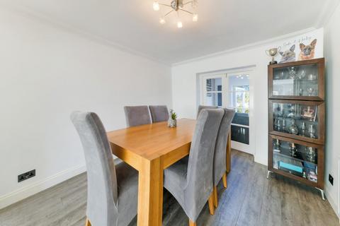 51 Grafton Road, Worcester Park, KT4 7QQ