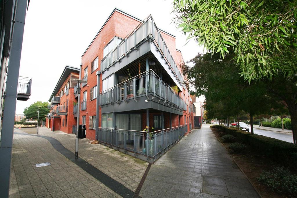 Pollard Court, Basin Road, Worcester 2 bed apartment £975 pcm (£225 pw)