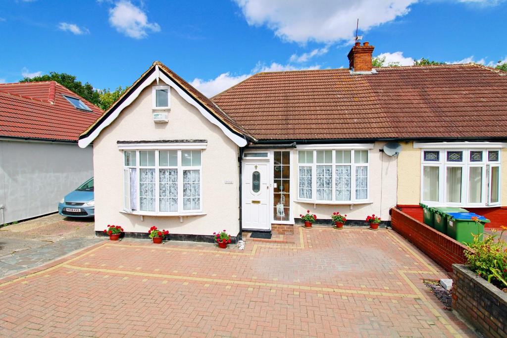 Bexley Road, Erith 2 bed semidetached bungalow for sale £450,000