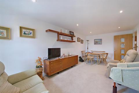 2 bedroom apartment for sale, Studio Way, Borehamwood