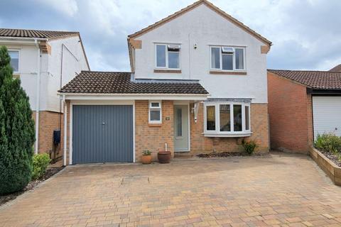 28 Swallow Way, Wokingham, RG41 3TQ