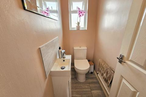 28 Swallow Way, Wokingham, RG41 3TQ