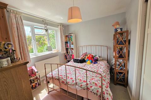 28 Swallow Way, Wokingham, RG41 3TQ
