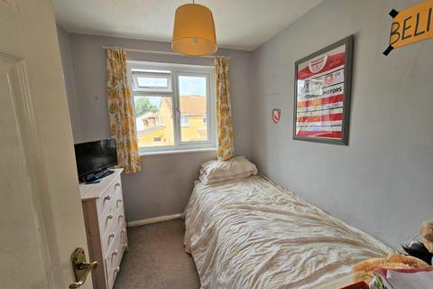 28 Swallow Way, Wokingham, RG41 3TQ