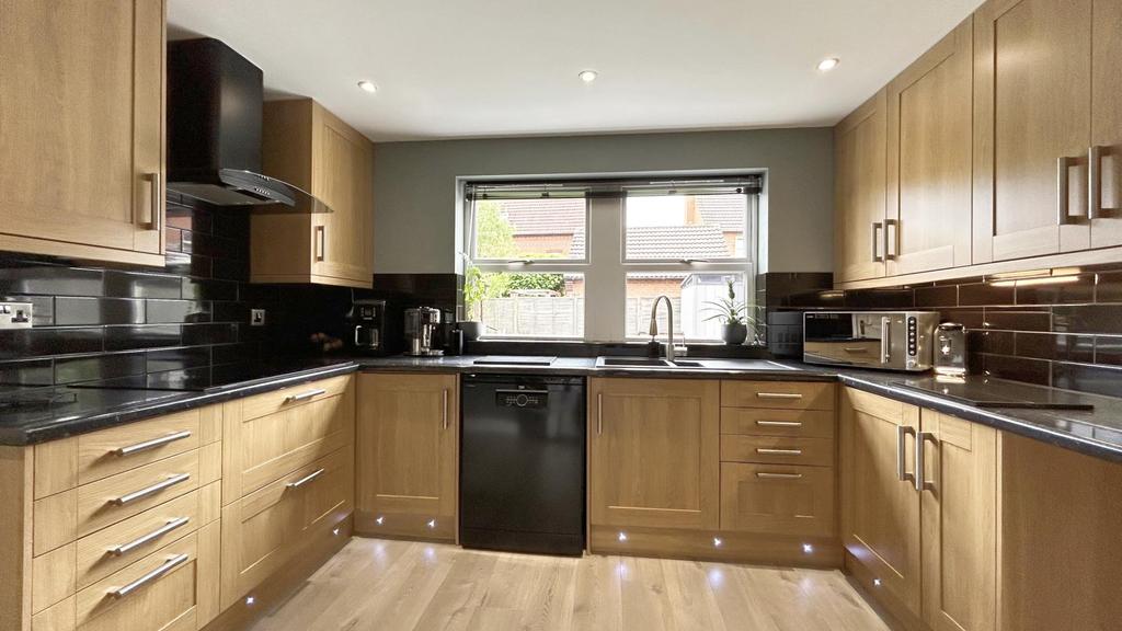 Bryony Way, Mansfield Woodhouse, Mansfield 4 bed detached house for
