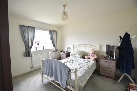 4 bedroom semi-detached house for sale - 7 Newport Drive, Shrewsbury, SY2 6HZ