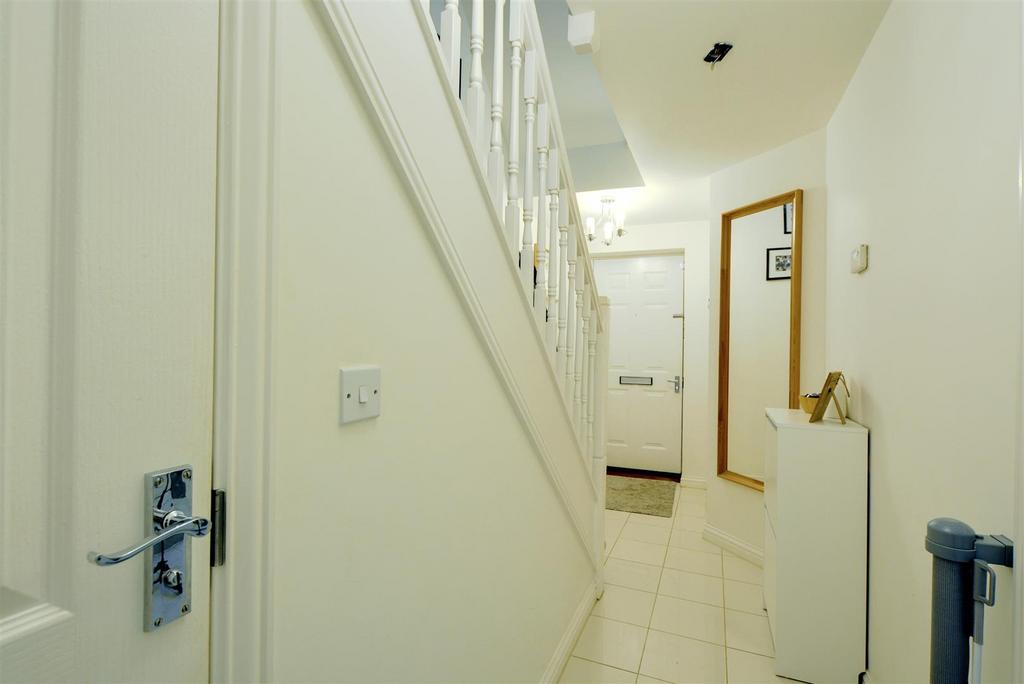 Hallway 1.jpeg