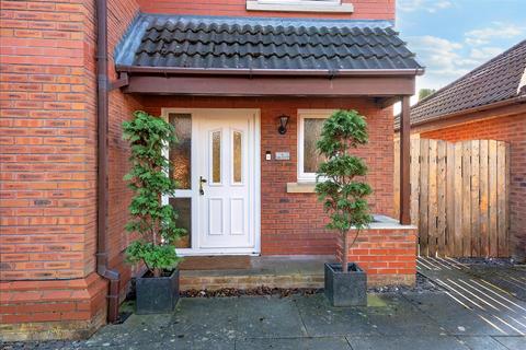 4 bedroom detached house for sale, Cambridge Close, Sale