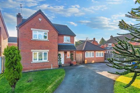 4 bedroom detached house for sale, Cambridge Close, Sale