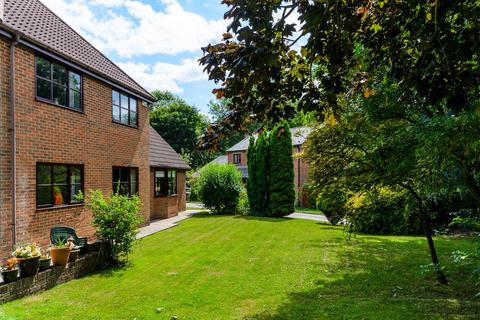 4 bedroom detached house for sale, Orchard Close, Roos