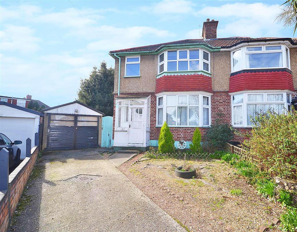 Woodland Gardens, Isleworth 3 bed semidetached house £650,000