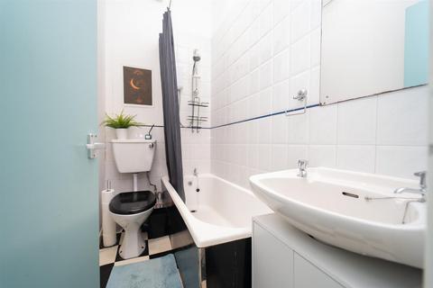 Flat 2, 3 Athol Road, Manchester, M16 8QW
