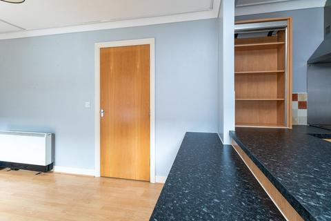 14/1 Ferry Gait Crescent, Edinburgh, EH4 4GR