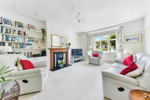 4 bedroom end of terrace house for sale - Buff Avenue, Banstead