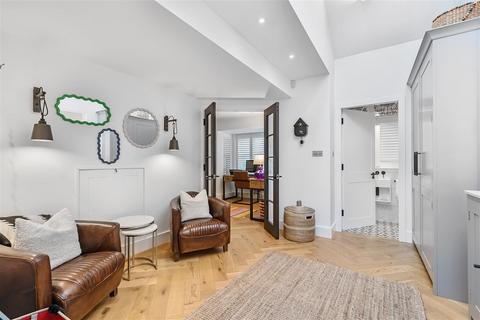 72 Nork Way, Banstead, SM7 1HW