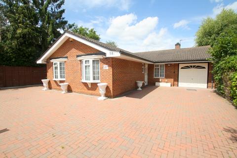 3 bedroom detached bungalow for sale, Wheatsheaf Lane, Staines-upon-Thames, TW18