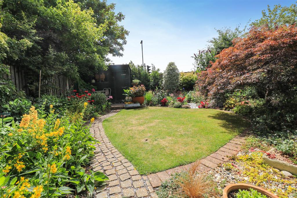 Boleyn Way, Boreham, Chelmsford 4 bed semidetached house for sale £425,000
