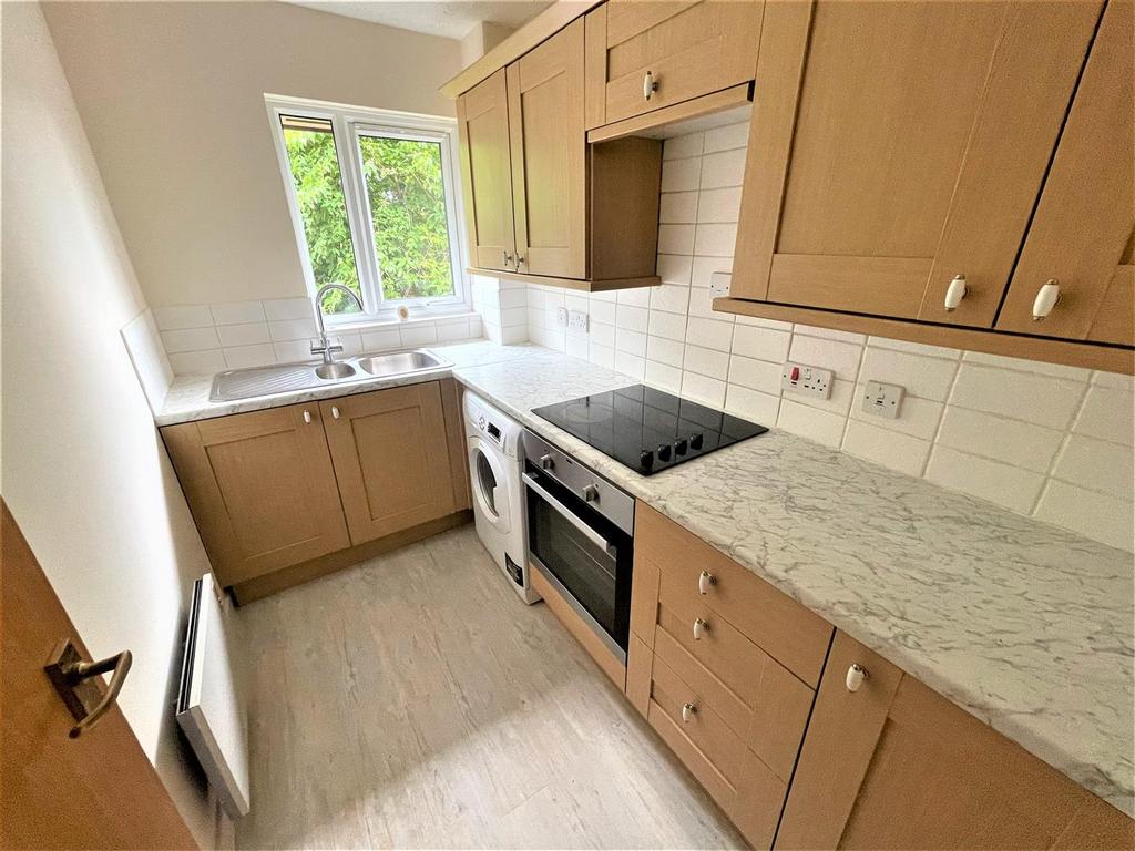 Ash Grove, Dunstable, Bedfordshire 1 bed retirement property £125,000