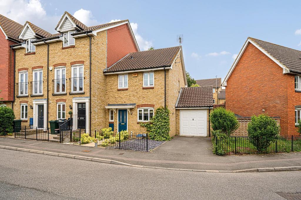 Guernsey Way, Kennington, Ashford 3 bed end of terrace house for sale