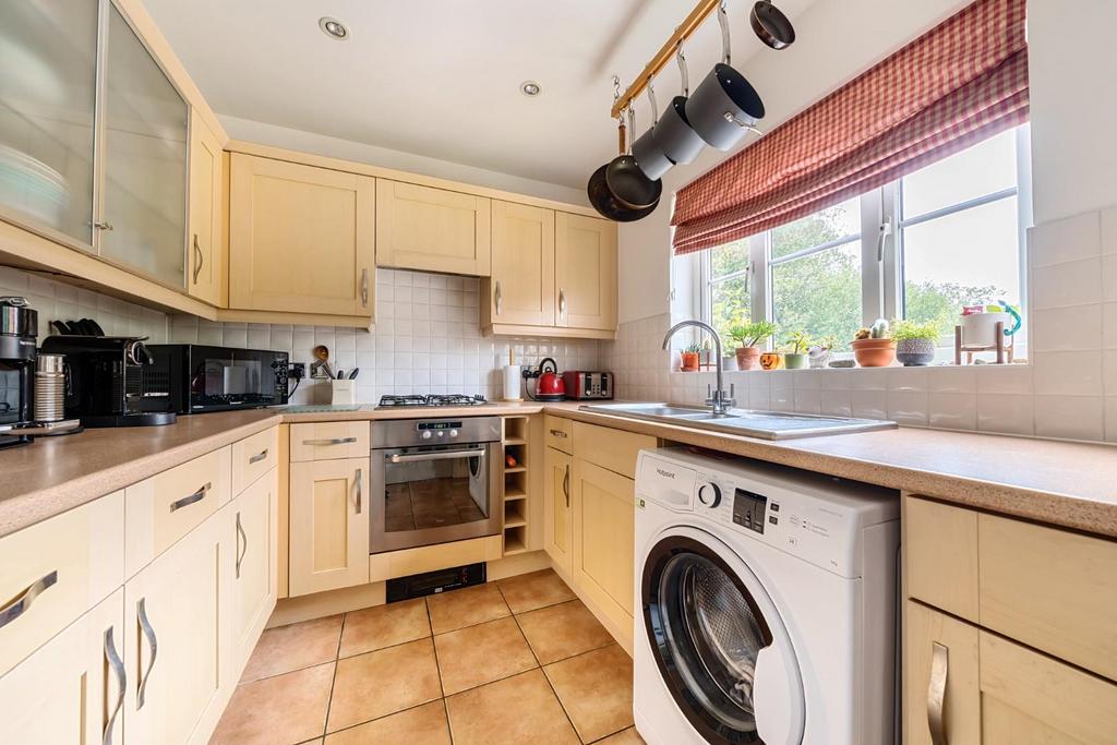 Guernsey Way, Kennington, Ashford 3 bed end of terrace house for sale