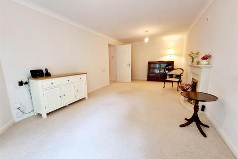 2 bedroom flat for sale, Manaton Court, Dunheved Road, Launceston