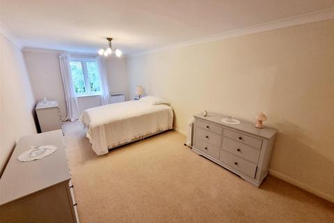 2 bedroom flat for sale, Manaton Court, Dunheved Road, Launceston