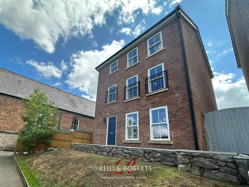 Whitford Street, Holywell 4 bed detached house for sale £300,000