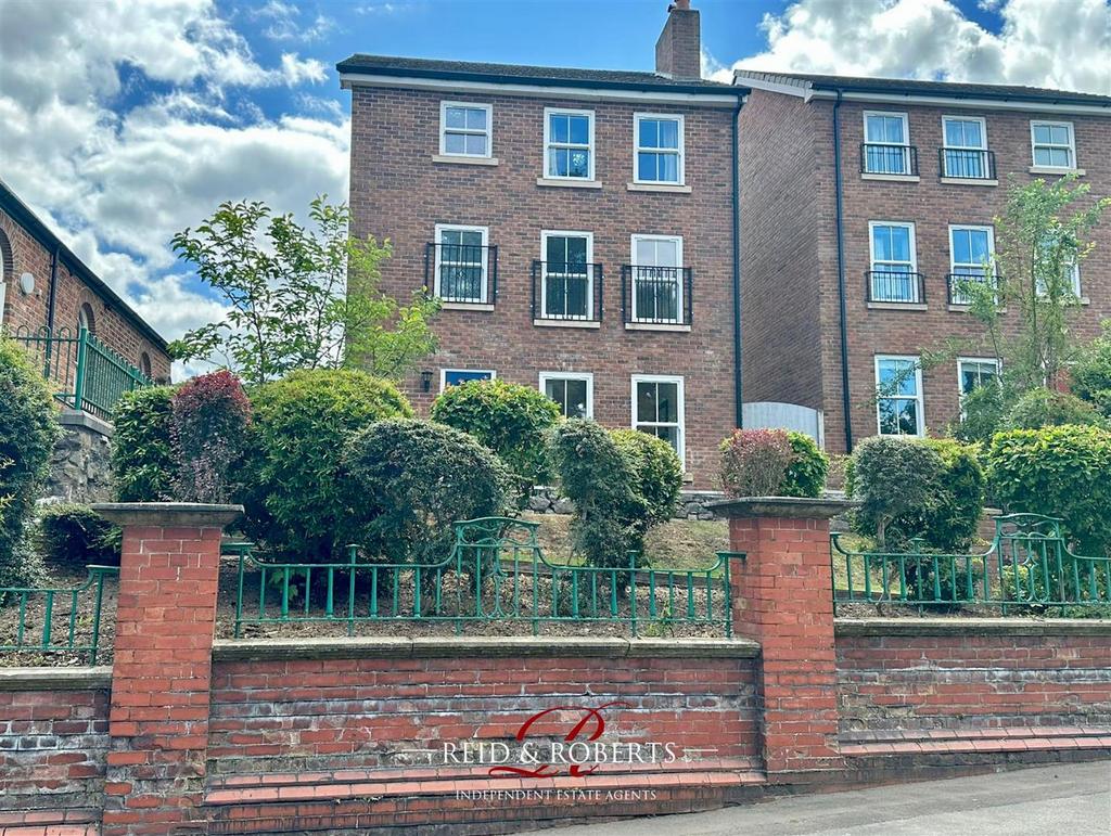 Whitford Street, Holywell 4 bed detached house for sale £300,000