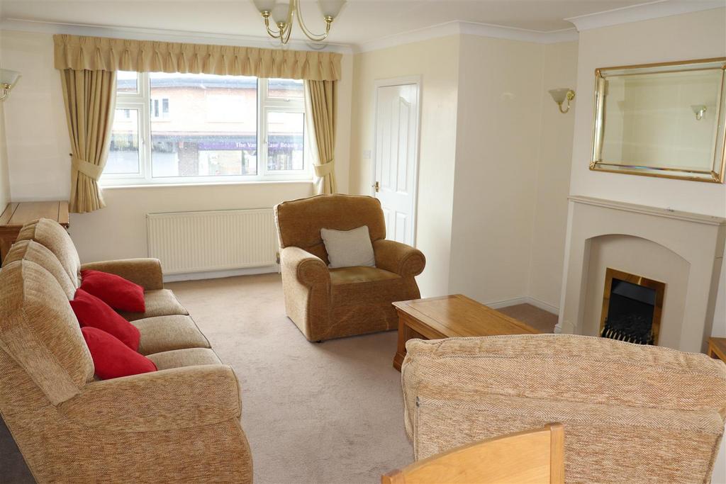 Whetstone Lane, Aldridge 3 bed semidetached house for sale £319,950