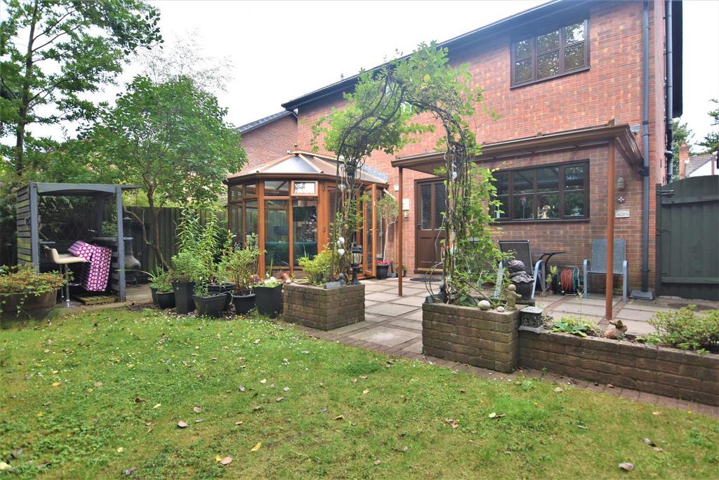 Monks Croft Avenue, BarrowInFurness 4 bed detached house for sale £