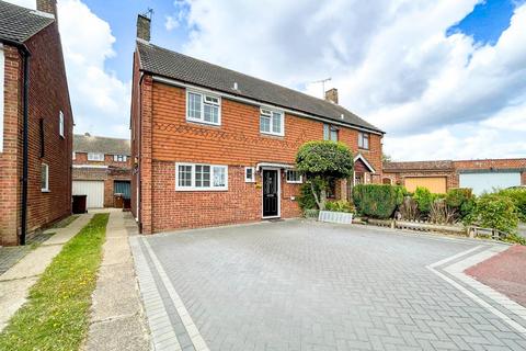 3 bedroom semi-detached house for sale, Brier Close, Chatham