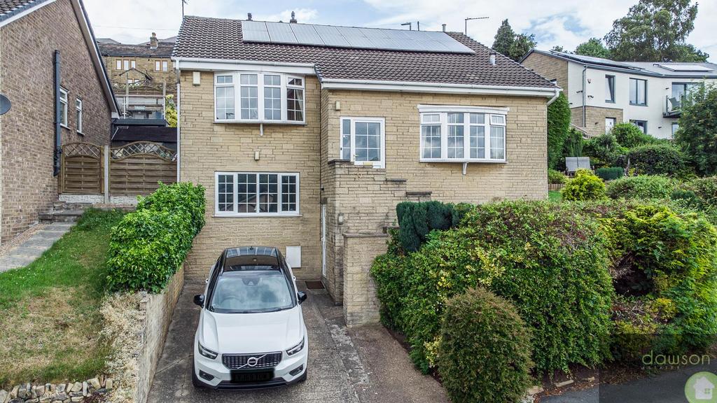 High Meadows, Greetland, Halifax 3 bed detached house for sale £349,000