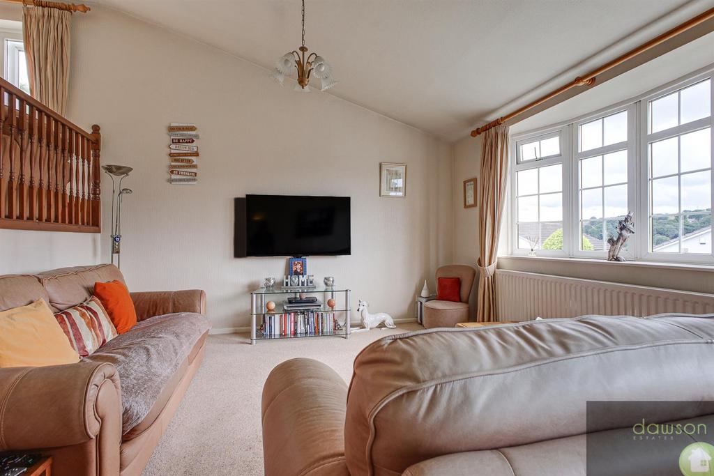 High Meadows, Greetland, Halifax 3 bed detached house for sale £349,000