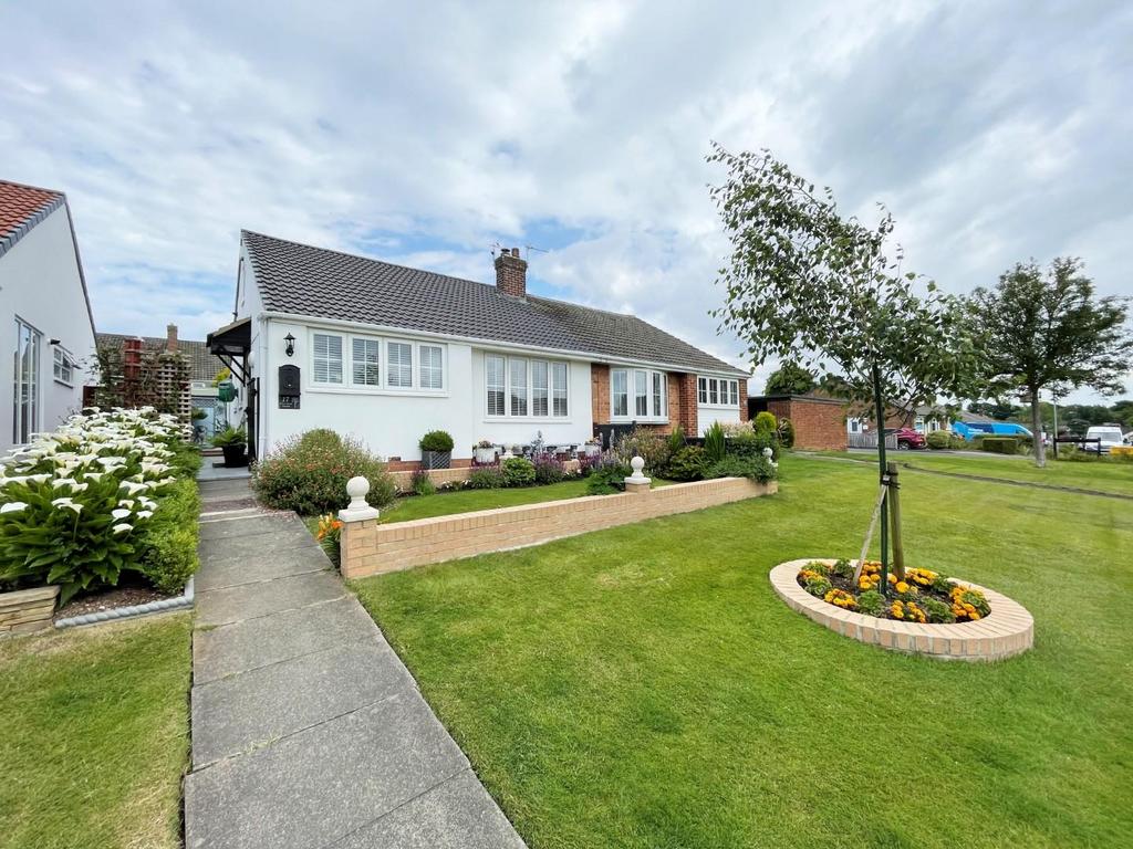 Winthorpe Grove, Fens, Hartlepool 2 bed semidetached bungalow for sale