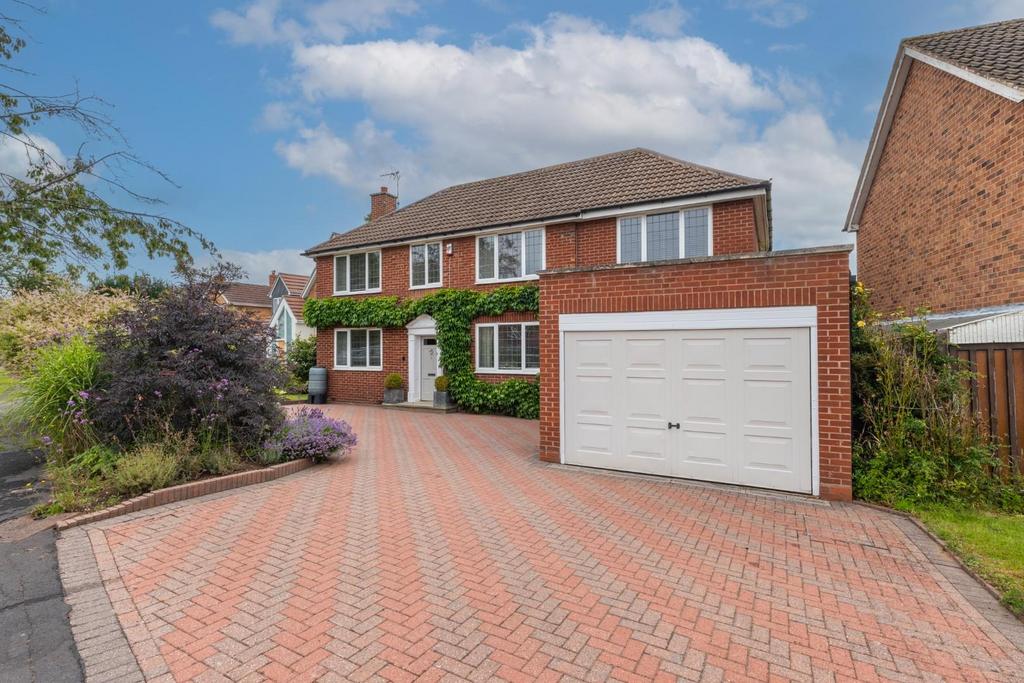 The Fairways, Leamington Spa 4 bed detached house £1,050,000