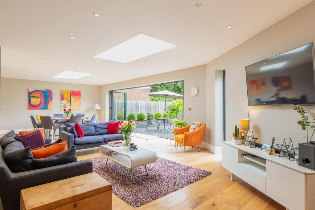 The Fairways, Leamington Spa 4 bed detached house £1,050,000